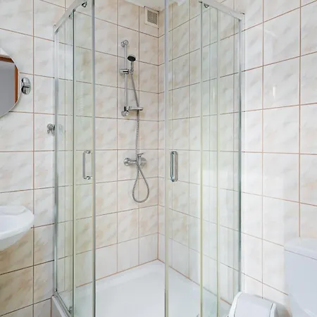 Astra ゲストハウス 3*