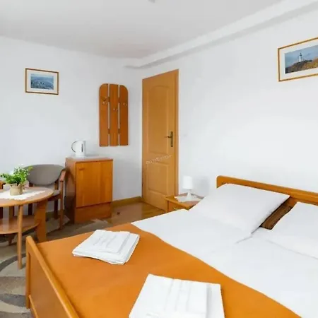 ゲストハウス Astra 3*