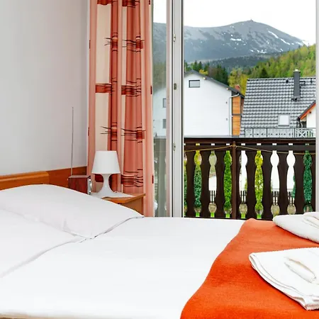 Astra 3* كارباش